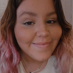 Meet your Posher, Caroline